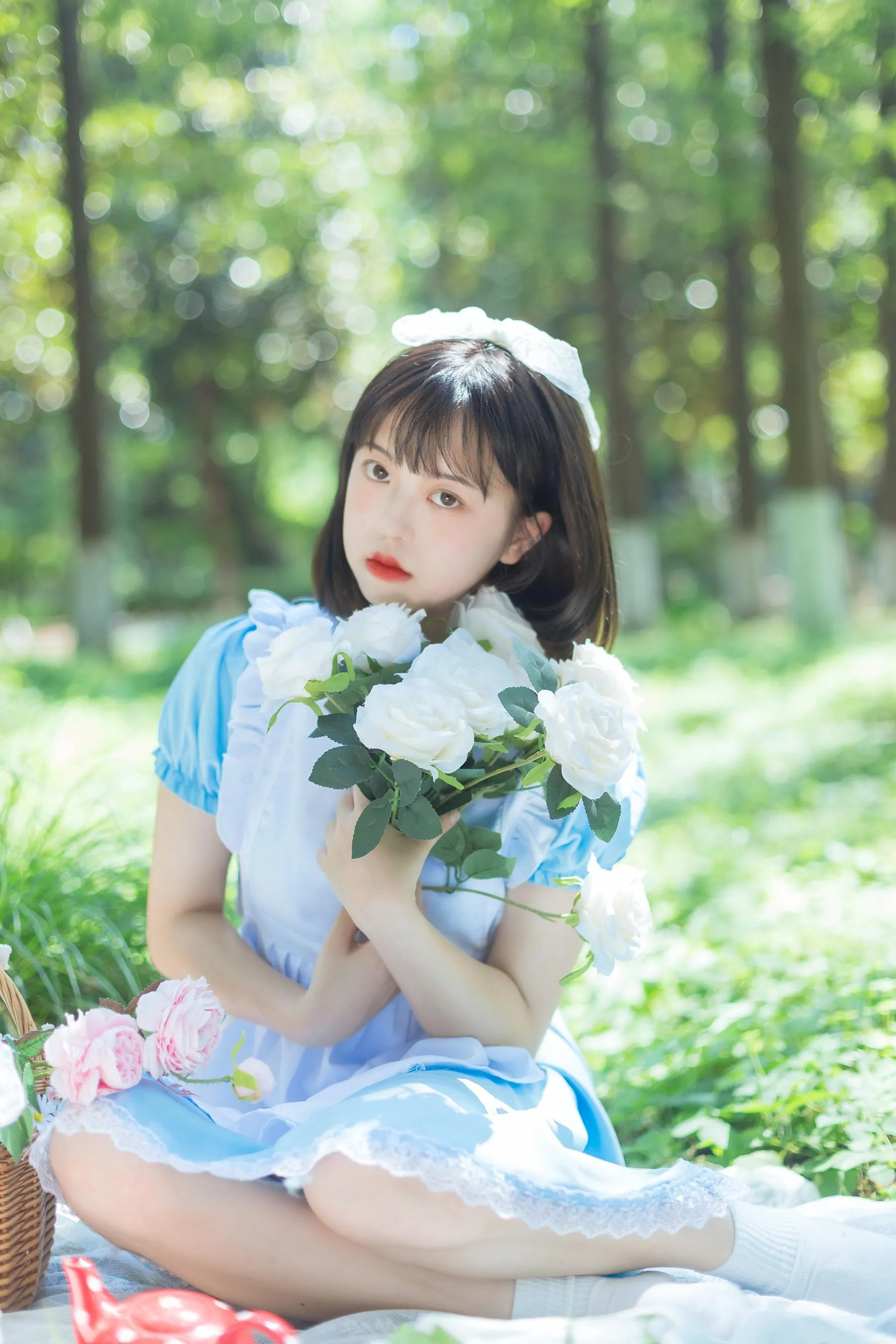 [YITUYU艺图语]2022.08.05 雏菊和草莓 哈吉麻花 [32P]插图4